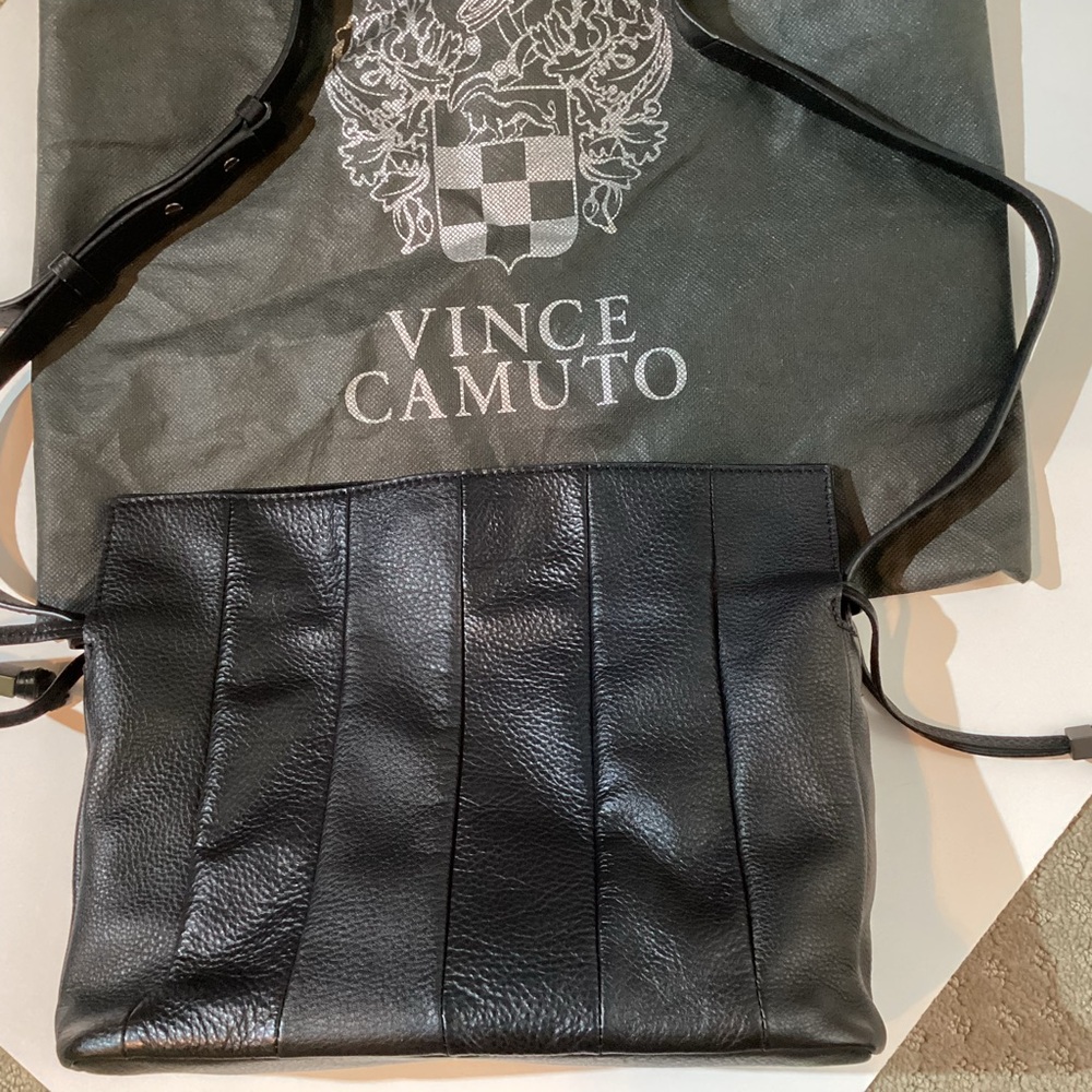 VinceCamuto🆕leather crossbody shoulder bag,snap close,zip&open pockets,adj strap - Picture 4 of 16